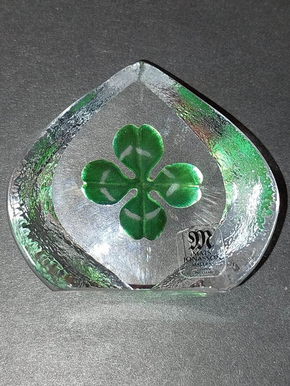 Signed Mats Jonasson Four Leaf Clover Shamrock Art Glass Paperweight